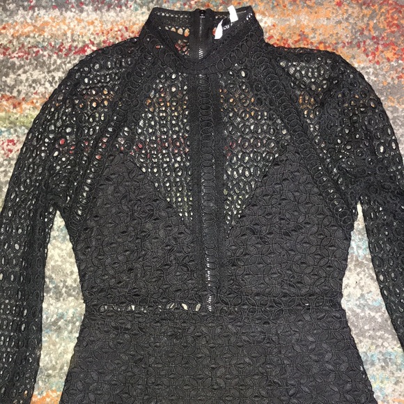 Ivory & Chain Eyelet Dress - Picture 2 of 5